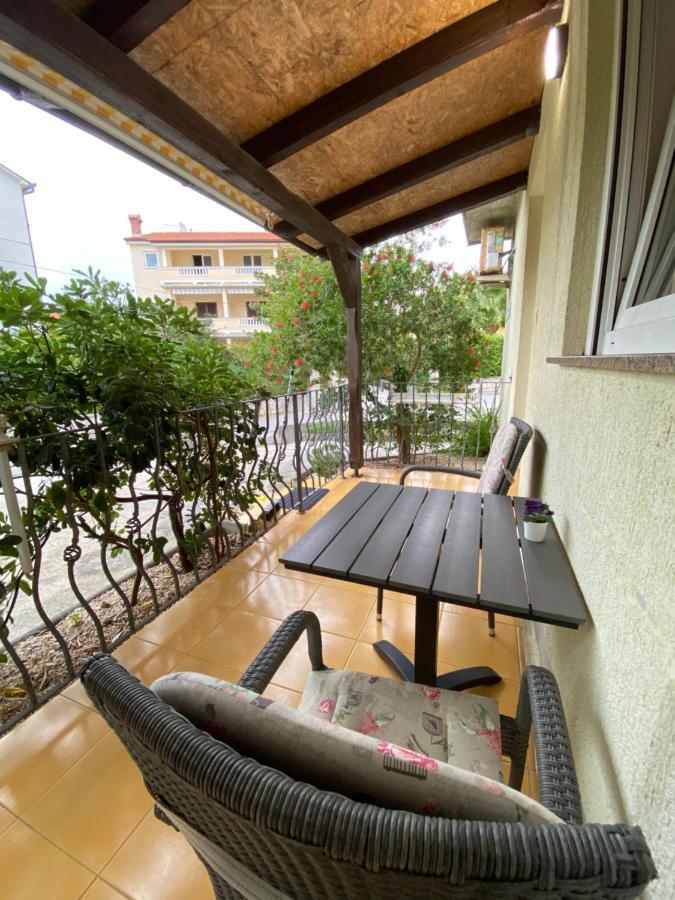 Apartment Lara ราบ ภายนอก รูปภาพ