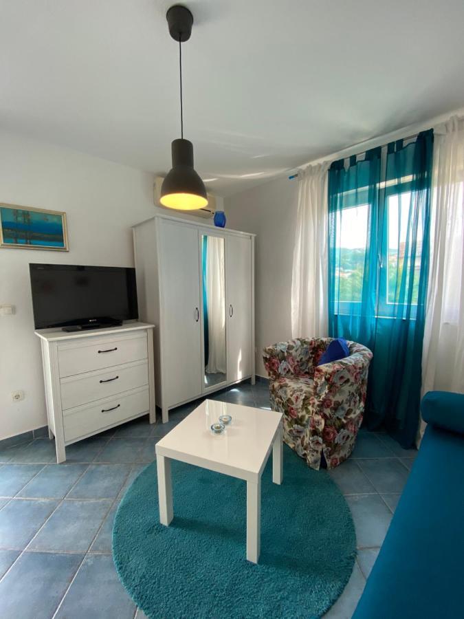 Apartment Lara ราบ ภายนอก รูปภาพ