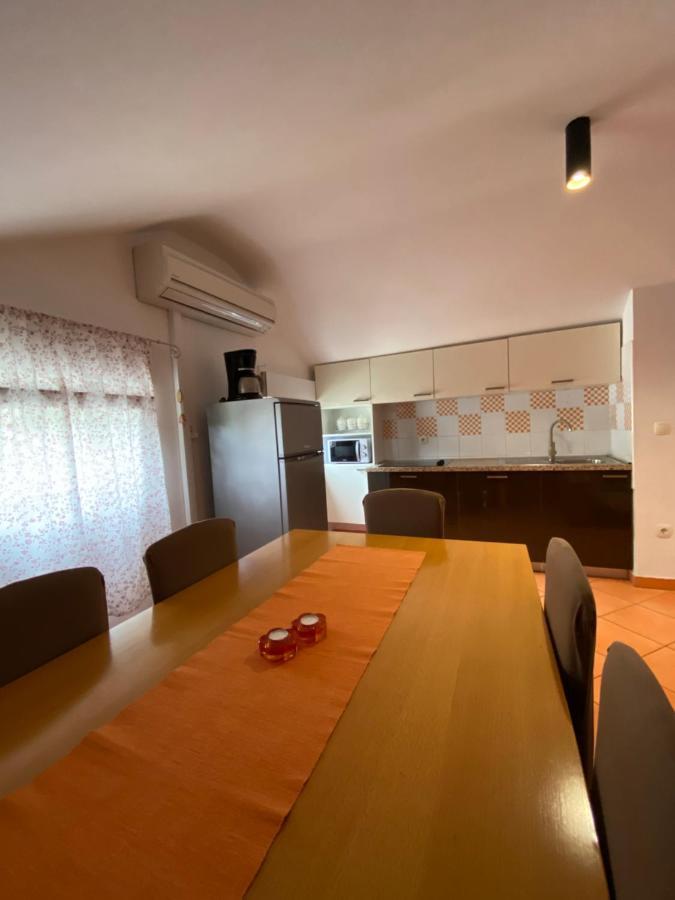 Apartment Lara ราบ ภายนอก รูปภาพ