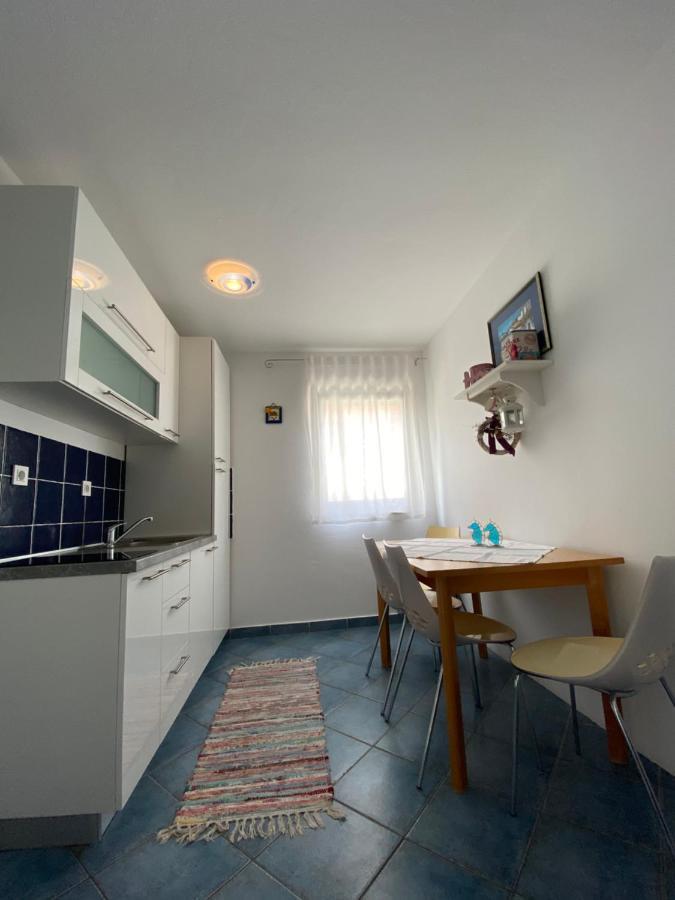 Apartment Lara ราบ ภายนอก รูปภาพ