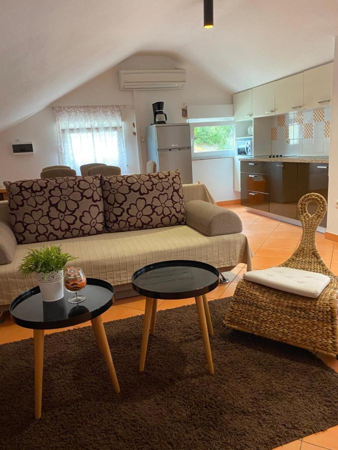 Apartment Lara ราบ ภายนอก รูปภาพ